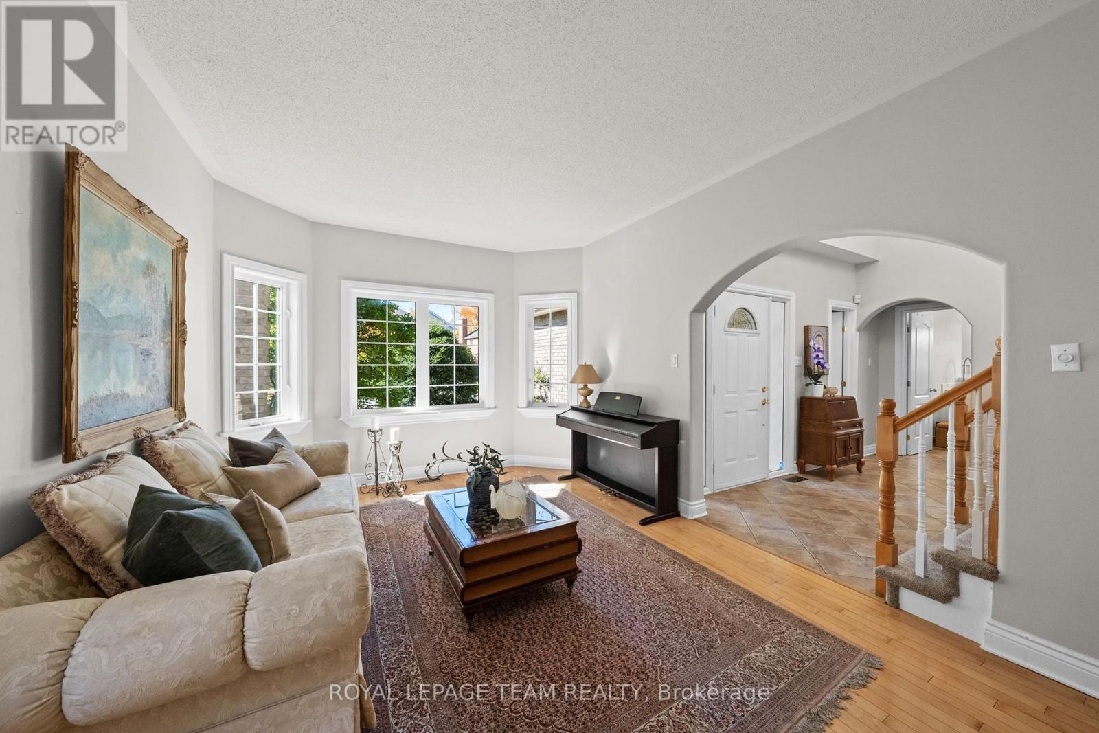 136 Shaughnessy Crescent, Ottawa, Ontario  K2K 2N3 - Photo 10 - X14099662