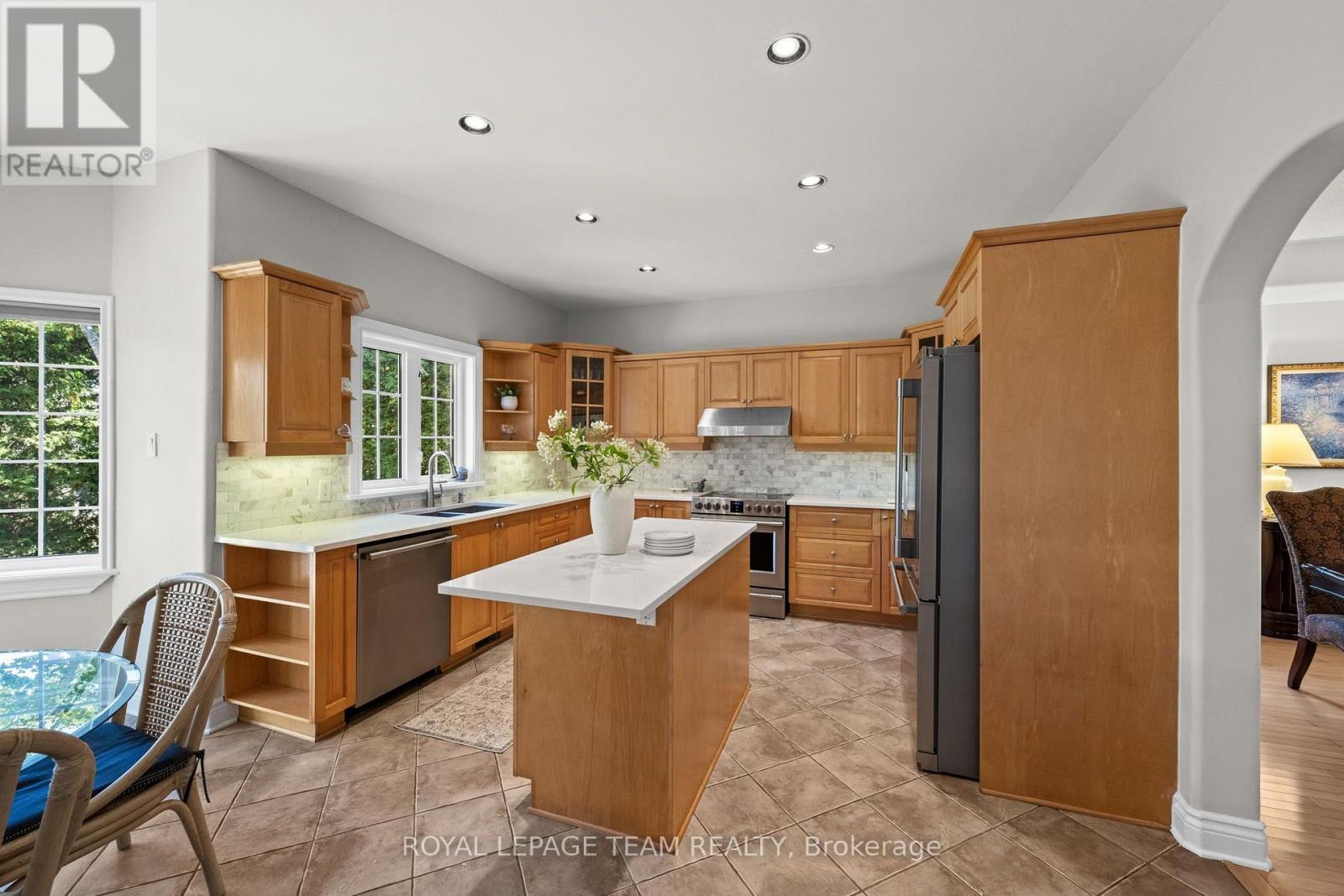 136 Shaughnessy Crescent, Ottawa, Ontario  K2K 2N3 - Photo 13 - X14099662