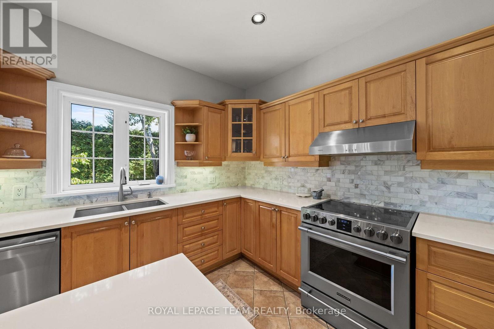 136 Shaughnessy Crescent, Ottawa, Ontario  K2K 2N3 - Photo 14 - X14099662
