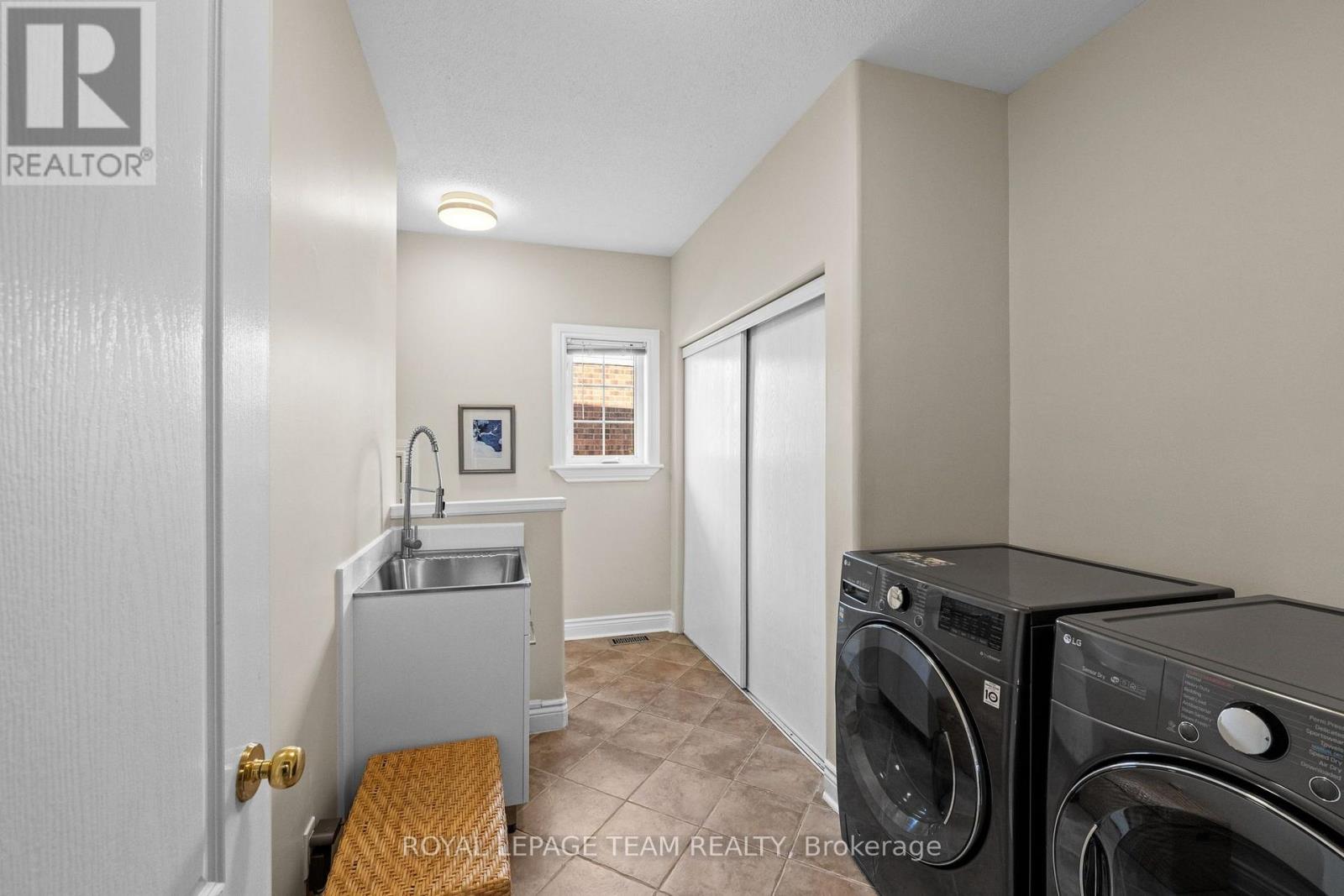 136 Shaughnessy Crescent, Ottawa, Ontario  K2K 2N3 - Photo 22 - X14099662