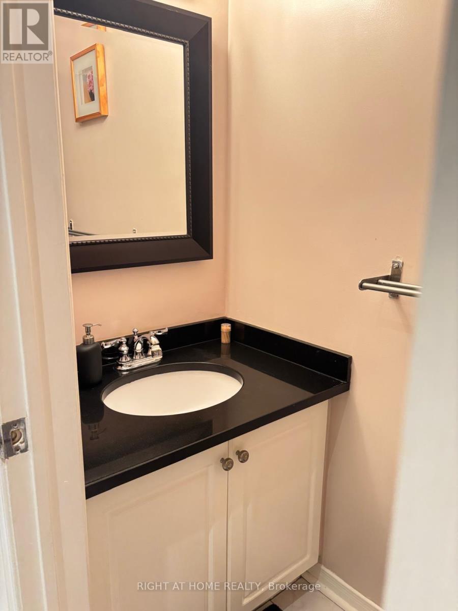 Upper - 3843 Densbury Drive, Mississauga, Ontario  L5N 6Z3 - Photo 14 - W14084902