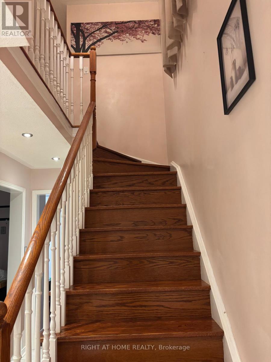 Upper - 3843 Densbury Drive, Mississauga, Ontario  L5N 6Z3 - Photo 17 - W14084902