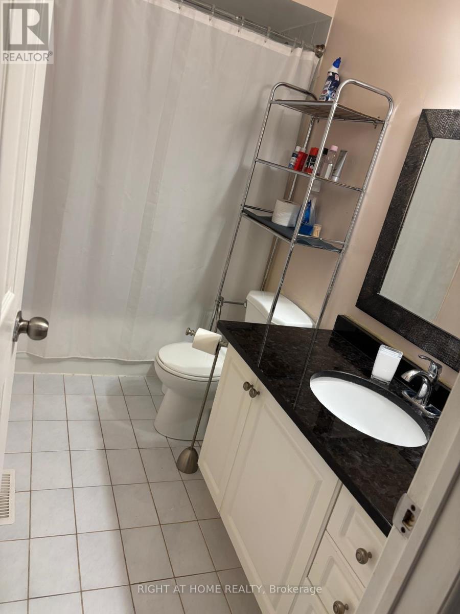 Upper - 3843 Densbury Drive, Mississauga, Ontario  L5N 6Z3 - Photo 23 - W14084902