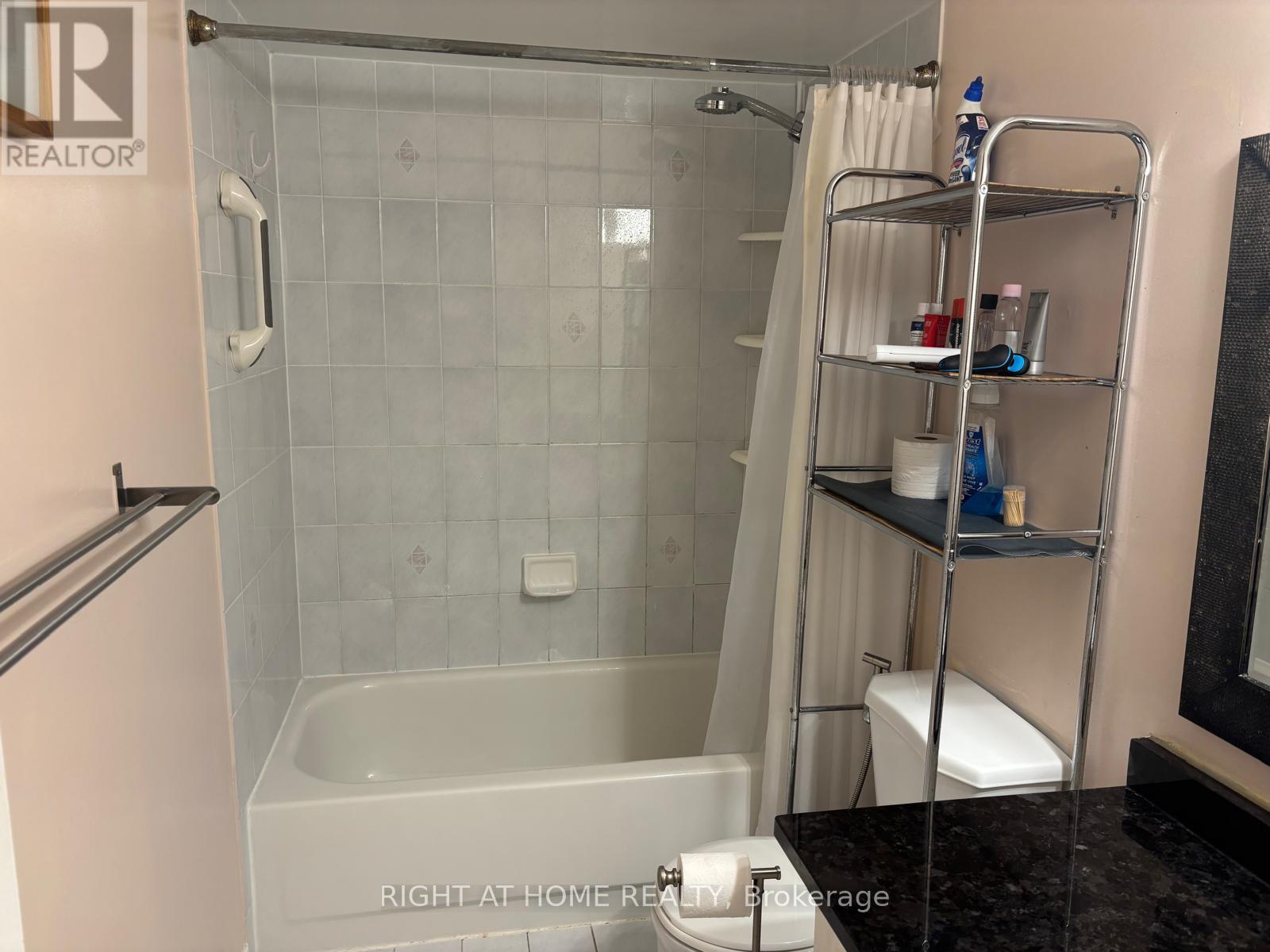 Upper - 3843 Densbury Drive, Mississauga, Ontario  L5N 6Z3 - Photo 24 - W14084902