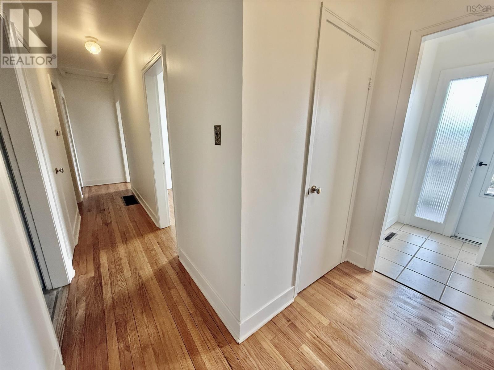 674 Hammonds Plains Road, Bedford, Nova Scotia  B4B 1A7 - Photo 5 - 202613986