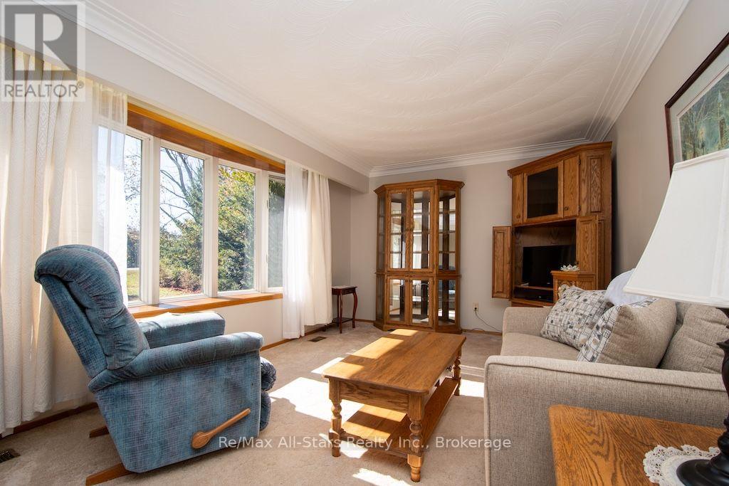 1067 Fleetwood Road, Kawartha Lakes, Ontario  L0B 1K0 - Photo 5 - X14099668