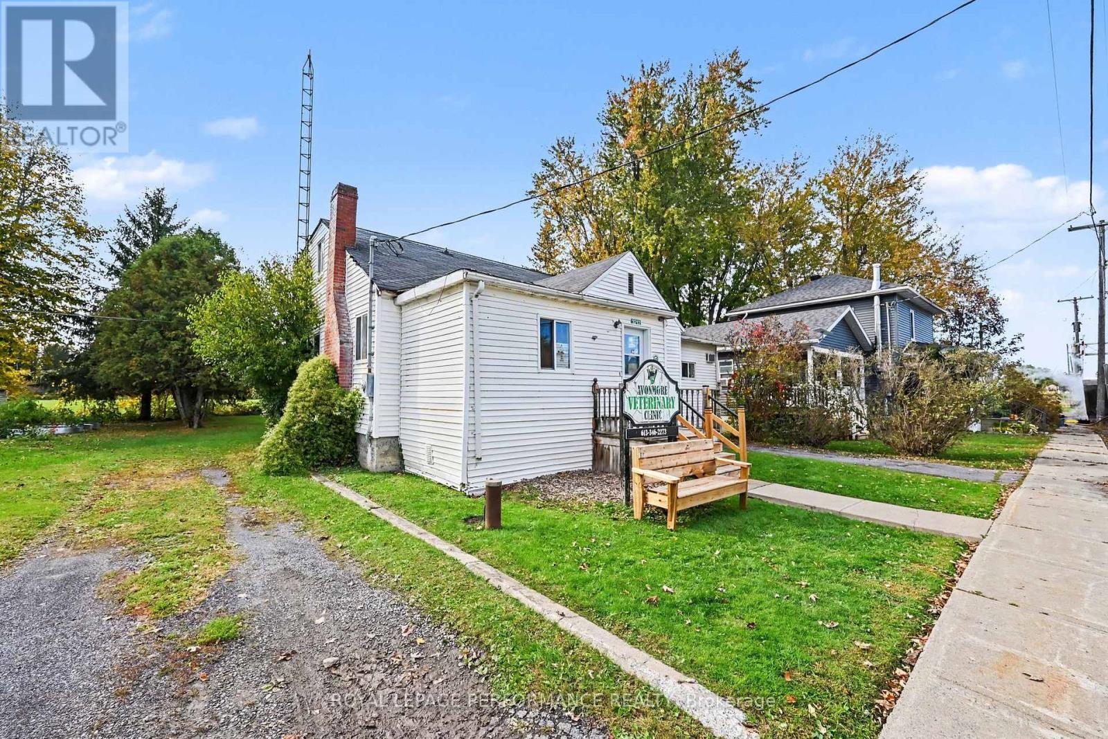 3212 Avonmore Main Street, North Stormont, Ontario  K0C 1C0 - Photo 3 - X14099686