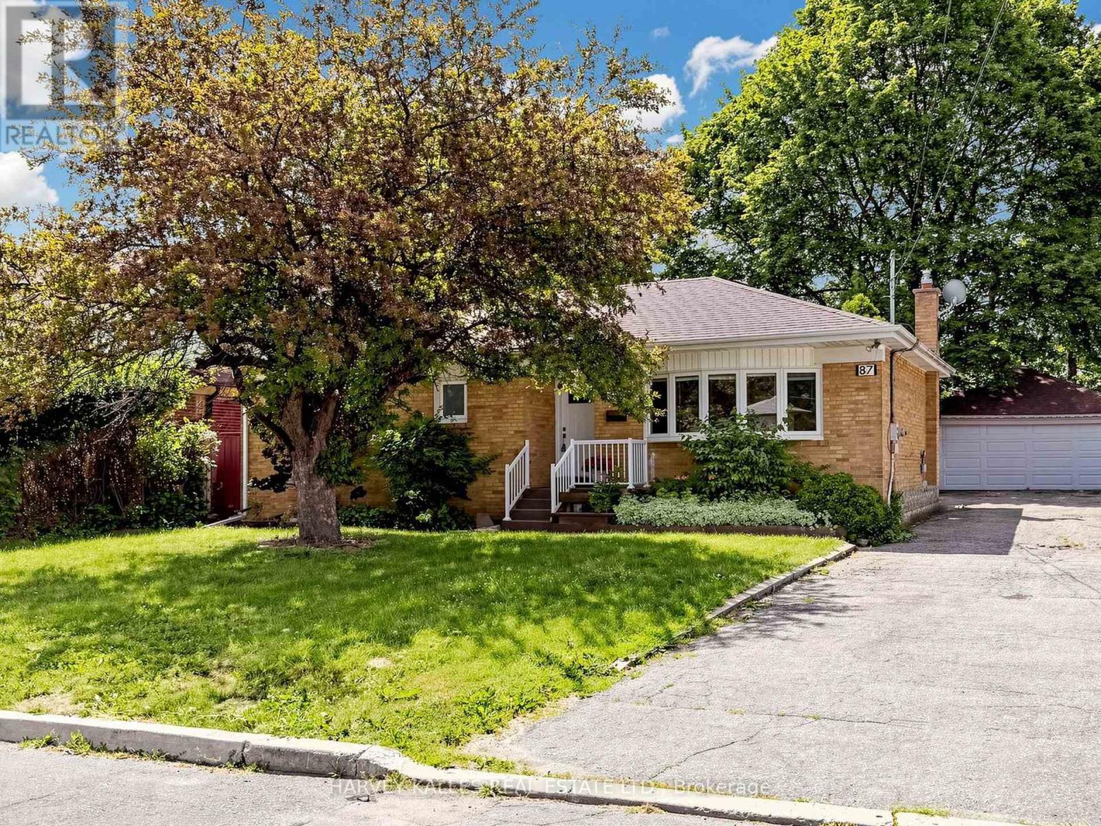 87 Combe Avenue, Toronto, Ontario  M3H 4J6 - Photo 2 - C14099636