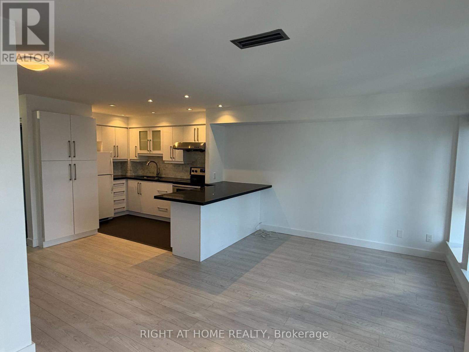 1601 - 40 Scollard Street, Toronto, Ontario  M5R 3S1 - Photo 10 - C13441068