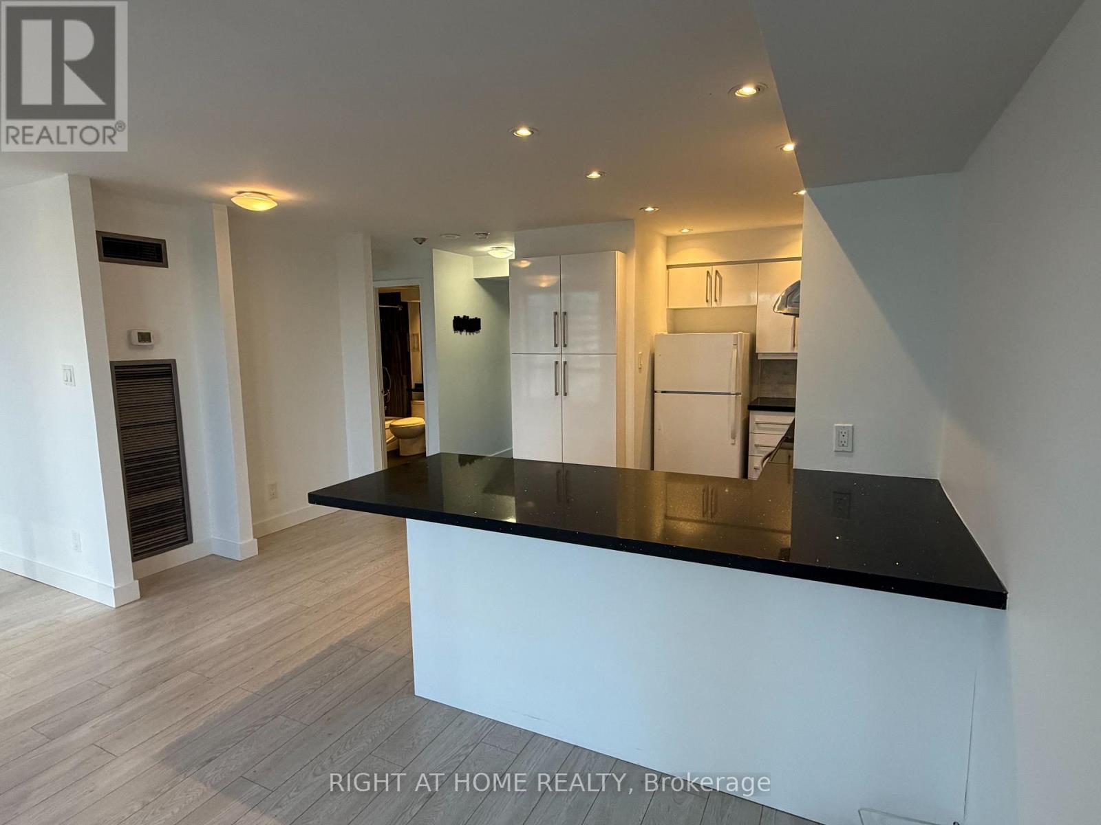 1601 - 40 Scollard Street, Toronto, Ontario  M5R 3S1 - Photo 16 - C13441068