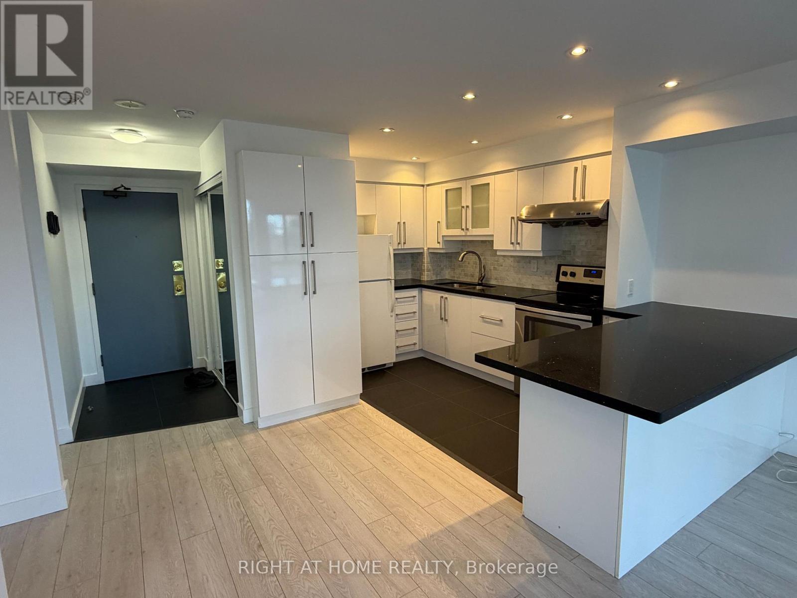 1601 - 40 Scollard Street, Toronto, Ontario  M5R 3S1 - Photo 14 - C13441068