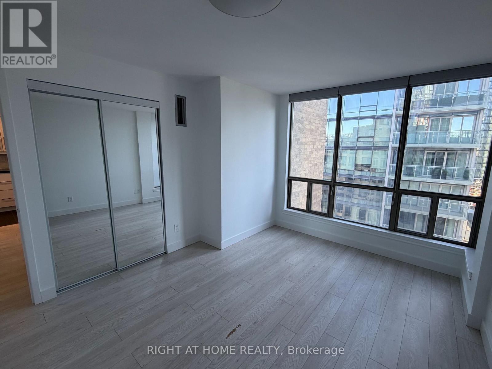 1601 - 40 Scollard Street, Toronto, Ontario  M5R 3S1 - Photo 20 - C13441068