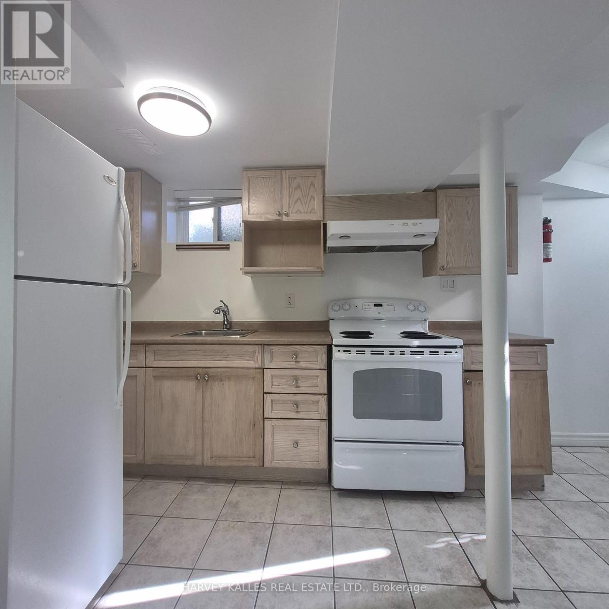 Lower - 1575 Dufferin Street, Toronto, Ontario  M6H 3L5 - Photo 7 - W14099054