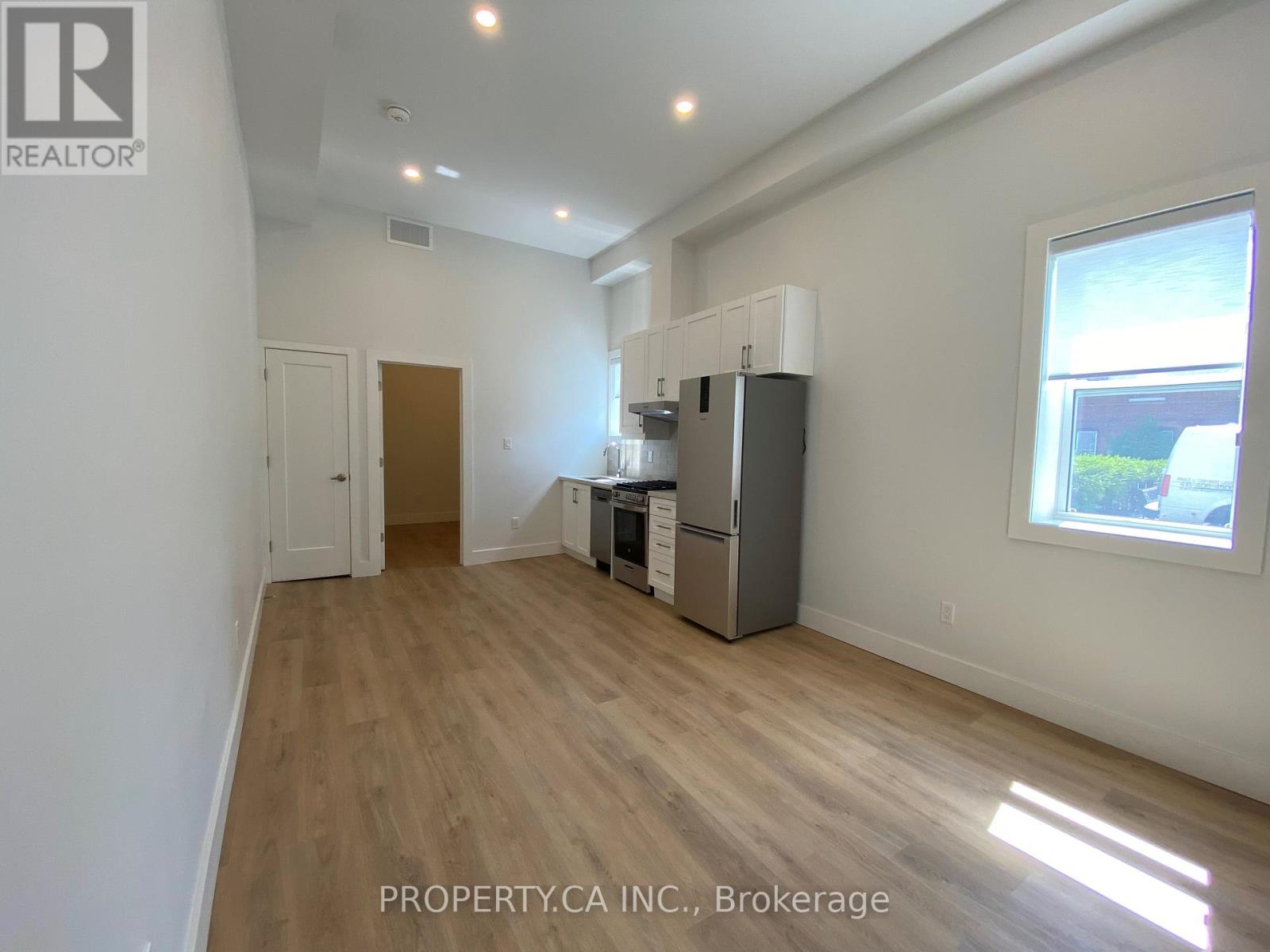 2 - 3100 Dundas Street W, Toronto, Ontario  M6P 1Z8 - Photo 3 - W14099530