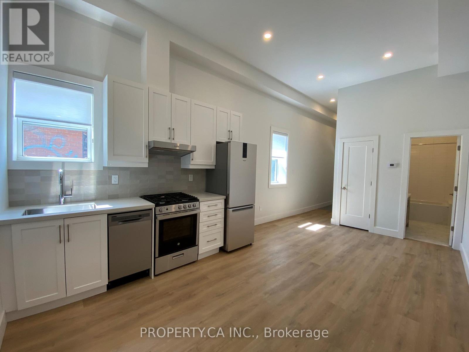 2 - 3100 Dundas Street W, Toronto, Ontario  M6P 1Z8 - Photo 4 - W14099530