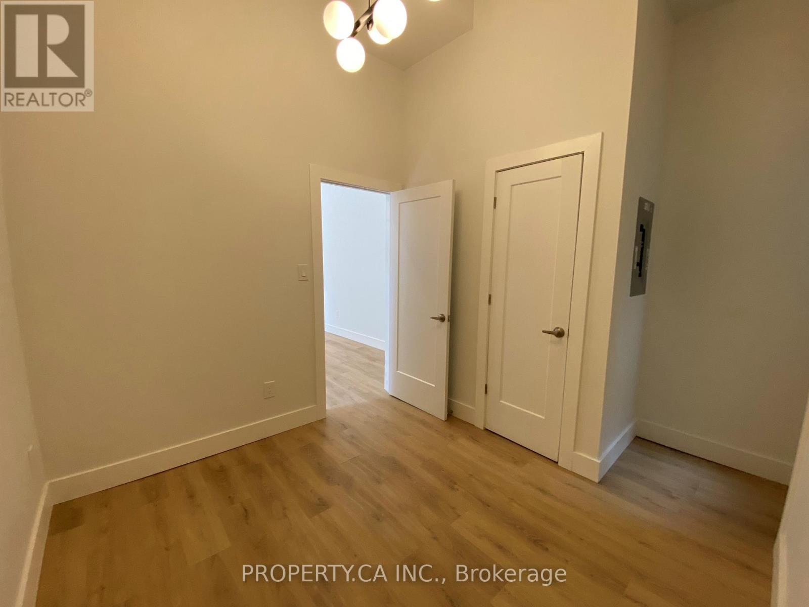 2 - 3100 Dundas Street W, Toronto, Ontario  M6P 1Z8 - Photo 5 - W14099530