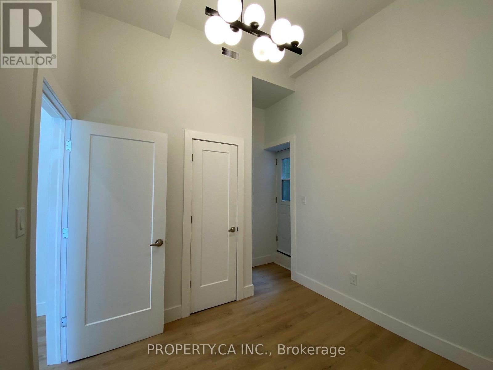2 - 3100 Dundas Street W, Toronto, Ontario  M6P 1Z8 - Photo 6 - W14099530