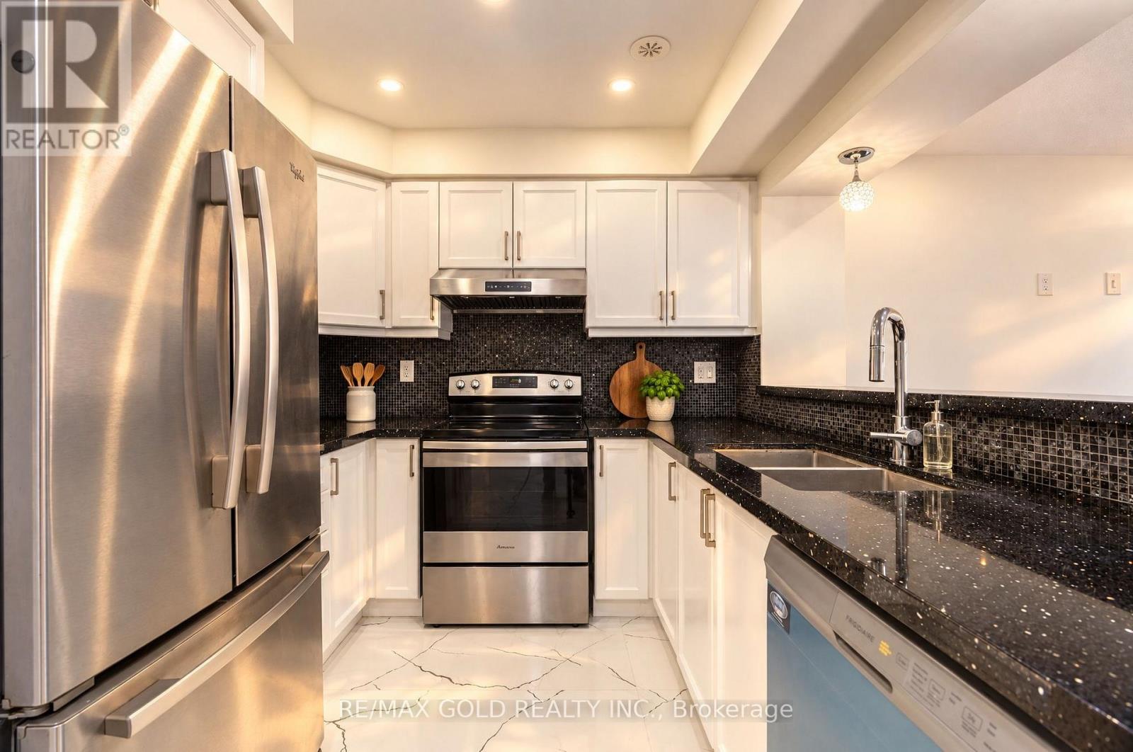 14 Memory Lane, Brampton (Brampton North), Ontario  L7A 0V9 - Photo 20 - W14099578