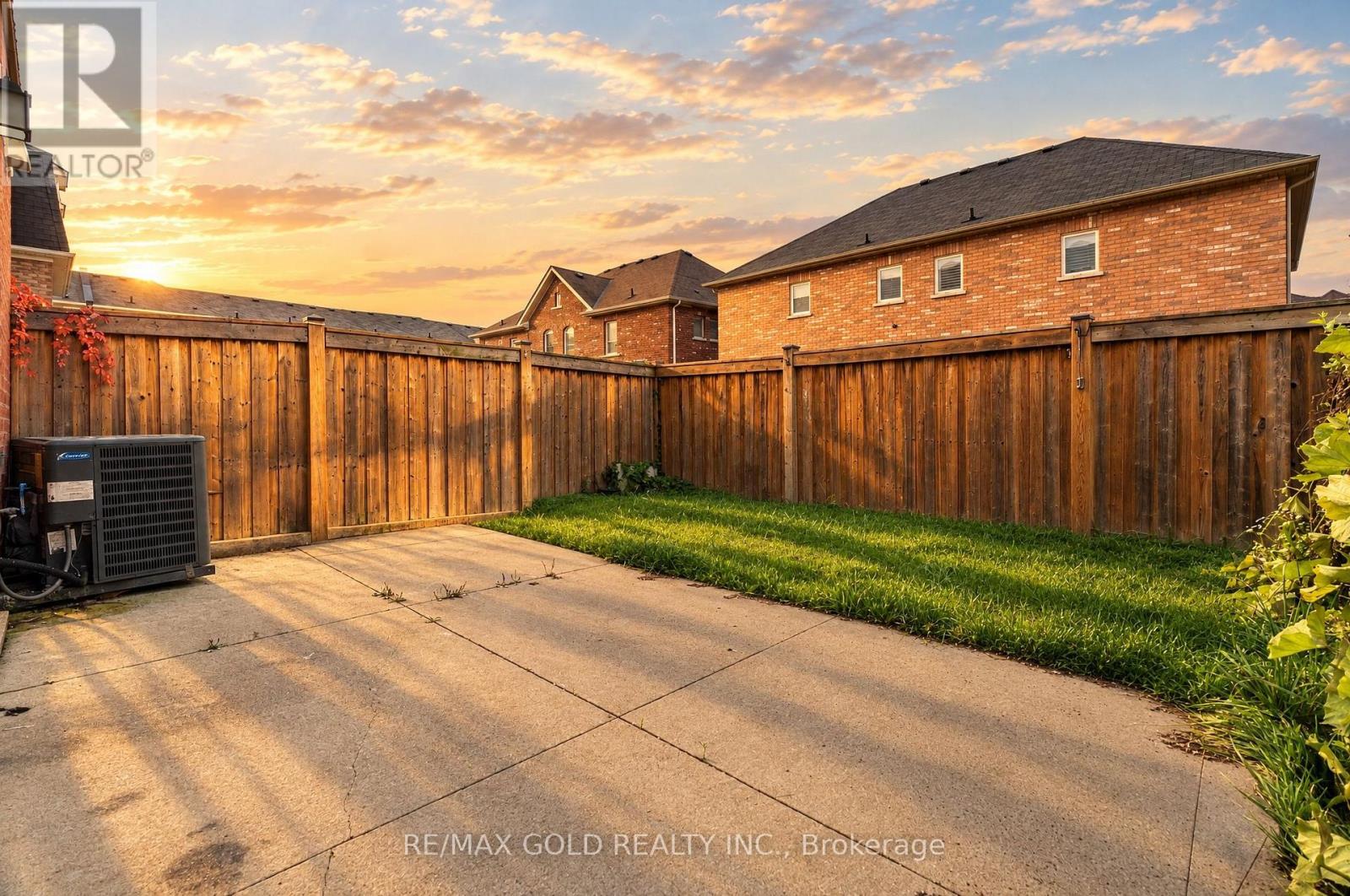 14 Memory Lane, Brampton (Brampton North), Ontario  L7A 0V9 - Photo 39 - W14099578