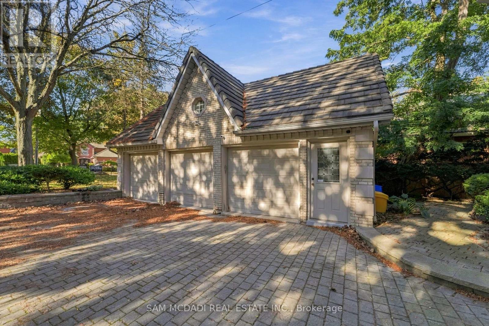 2480 Mississauga Road, Mississauga, Ontario  L5H 2L5 - Photo 3 - W14099596