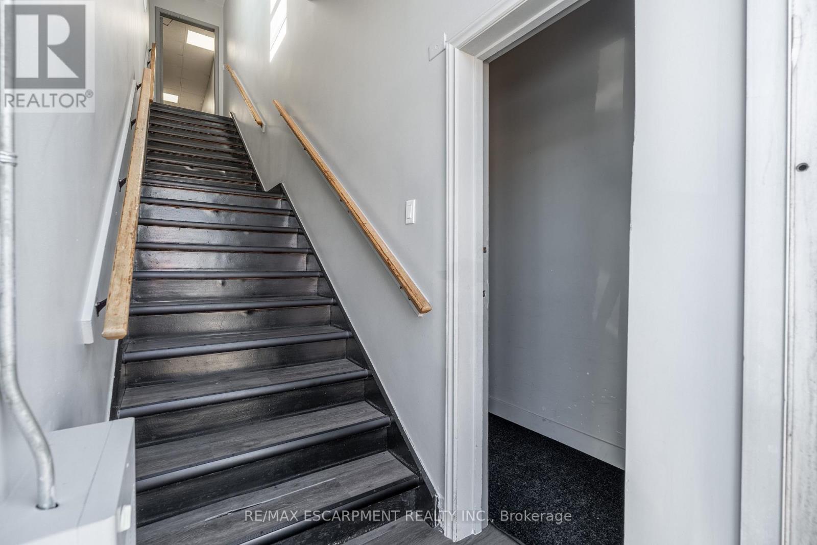290 QUEENSTON ROAD, Hamilton, Ontario