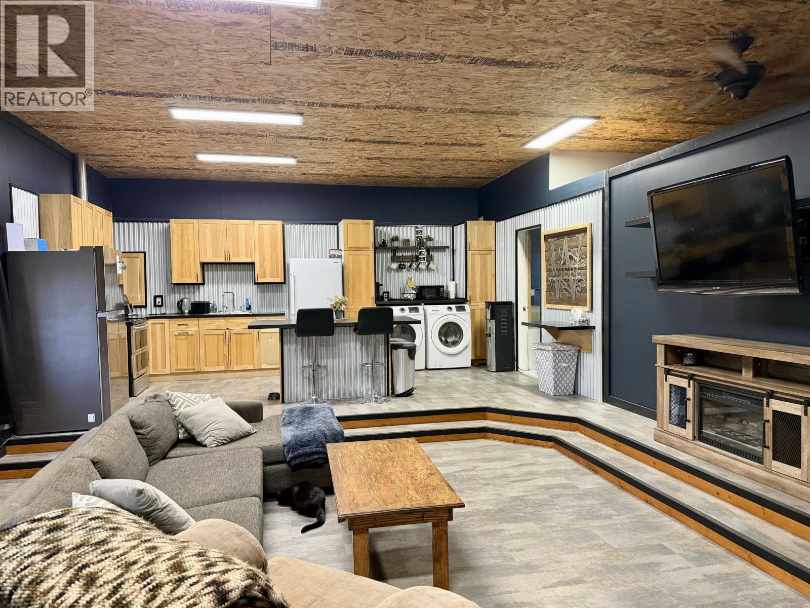 10946 Edwards Road, Vanderhoof, British Columbia  V0J 3A1 - Photo 5 - R3176717