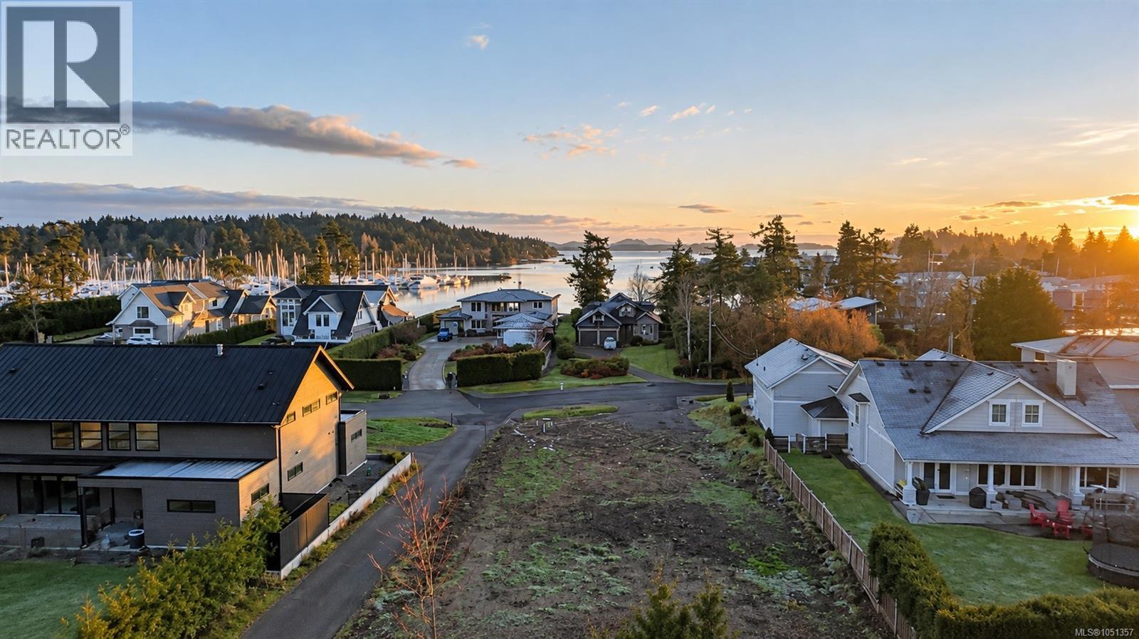 10724 Bayfield Rd, North Saanich, British Columbia  V8L 5S7 - Photo 2 - 1051357