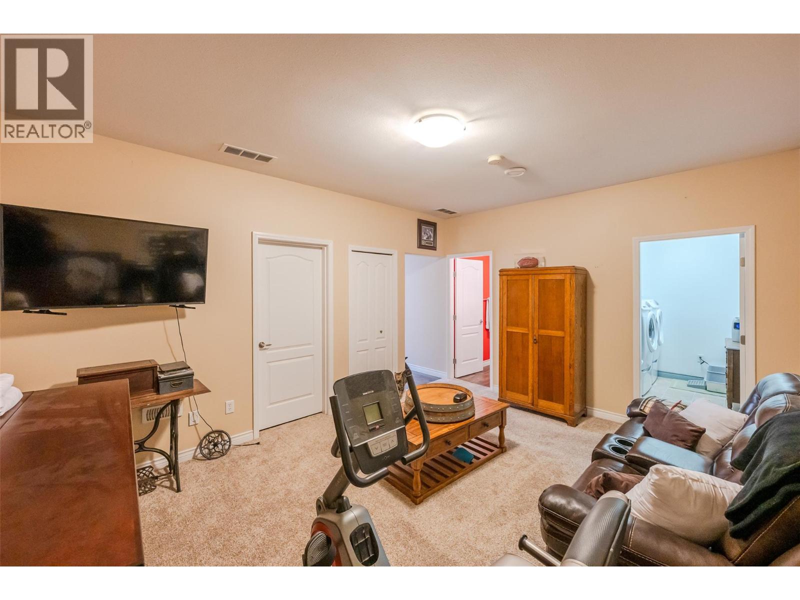 391 Ridge Place