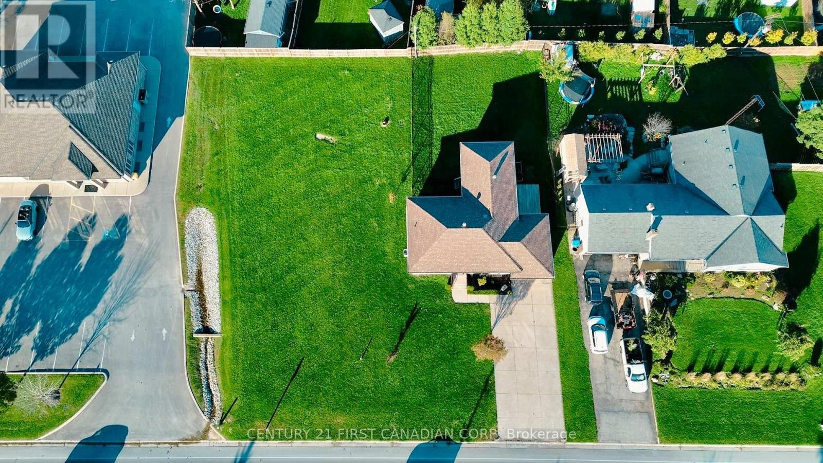 33374 Richmond Street, Lucan Biddulph, Ontario  N0M 2J0 - Photo 2 - X14099784