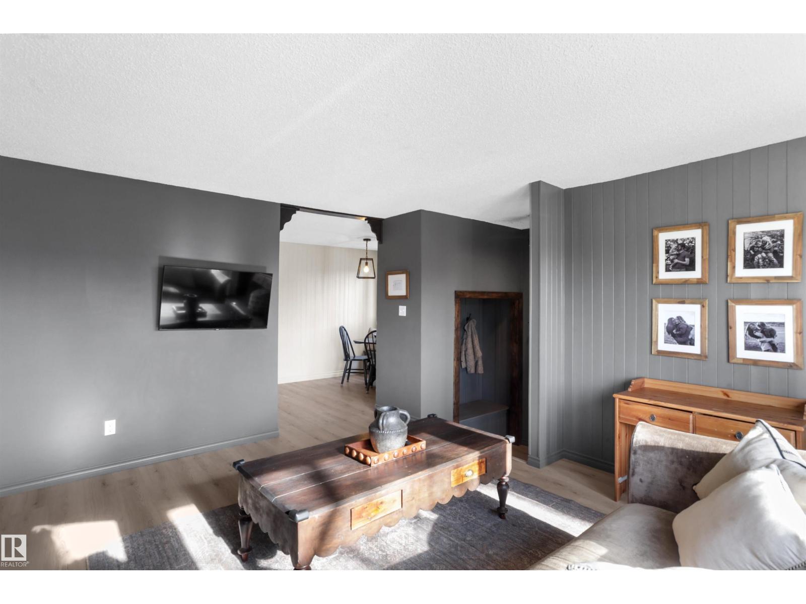 16 WILSON DR