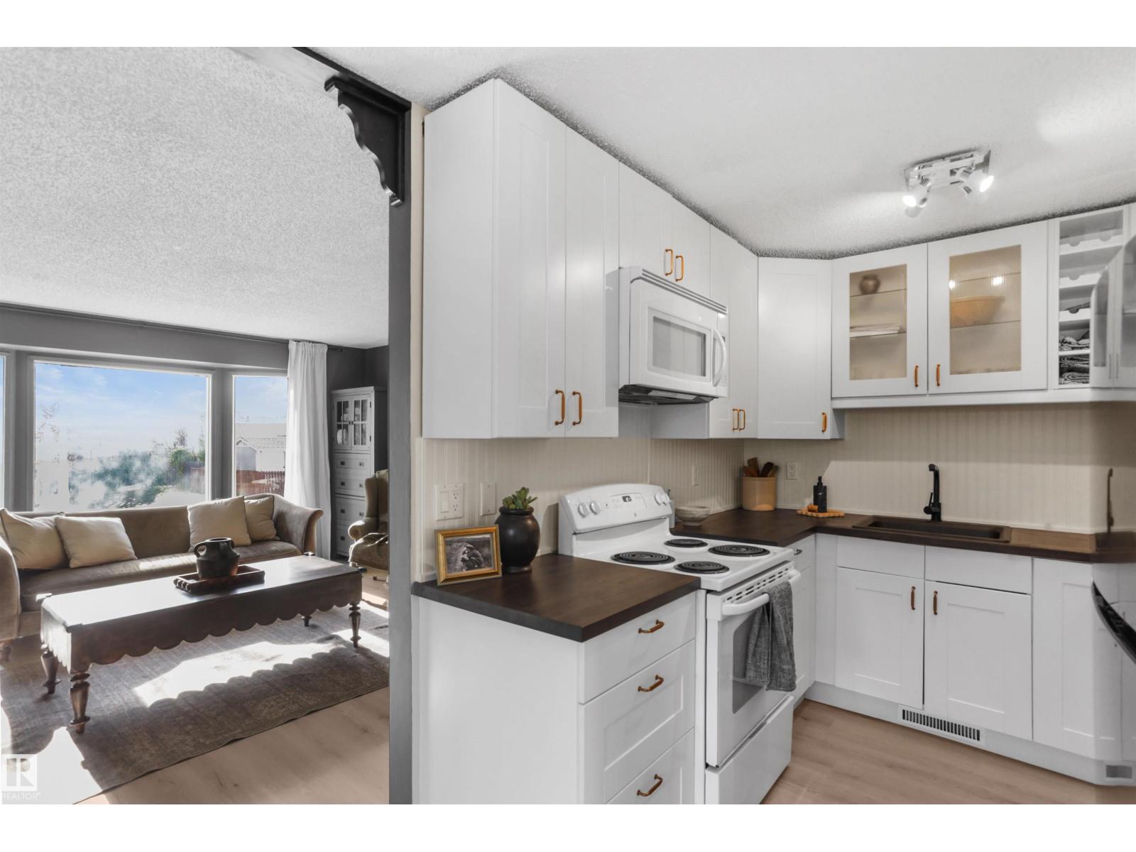 16 WILSON DR