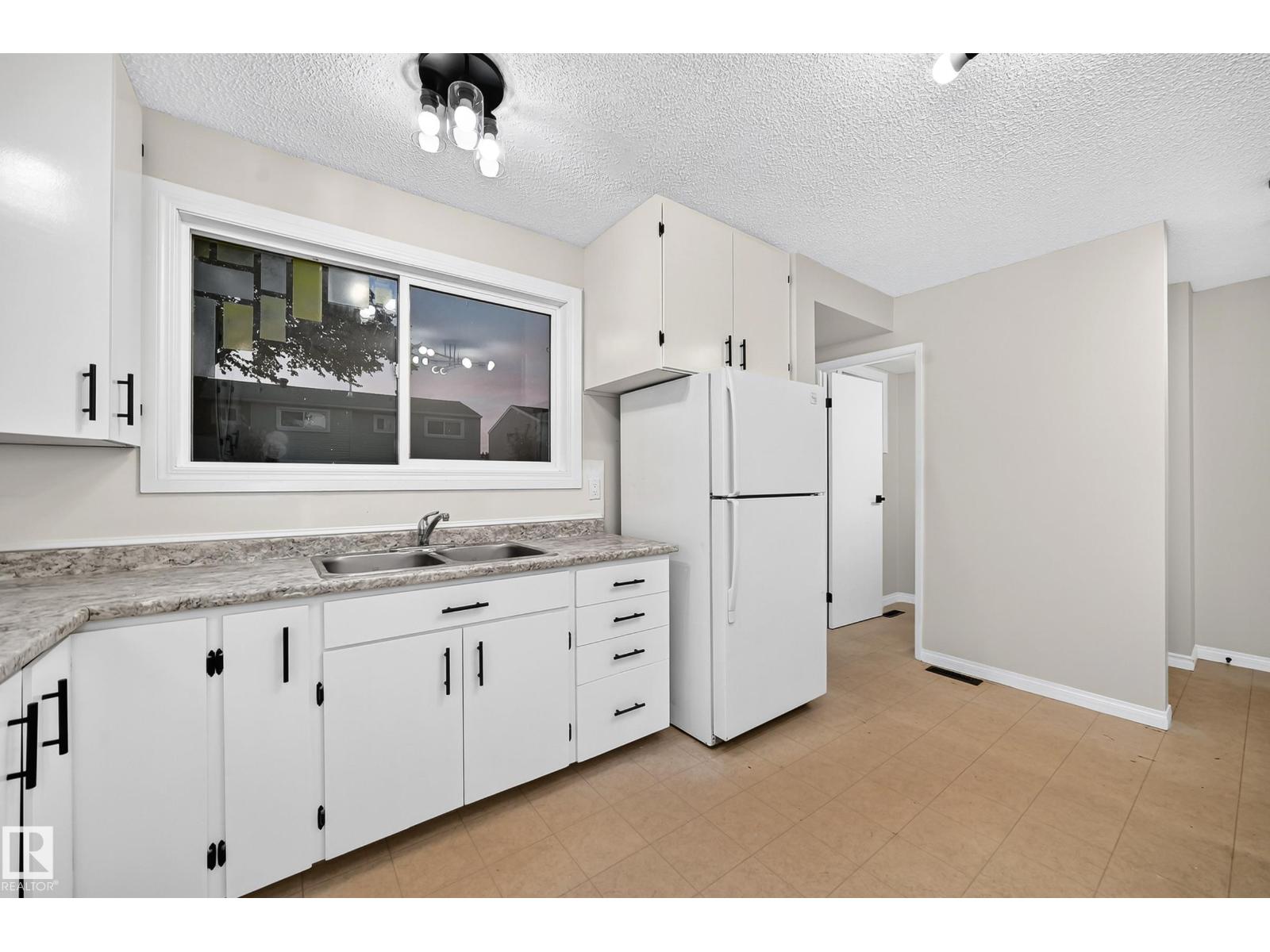 89 Habitat Cr NW, Edmonton, Alberta  T5A 3K8 - Photo 8 - E4513635