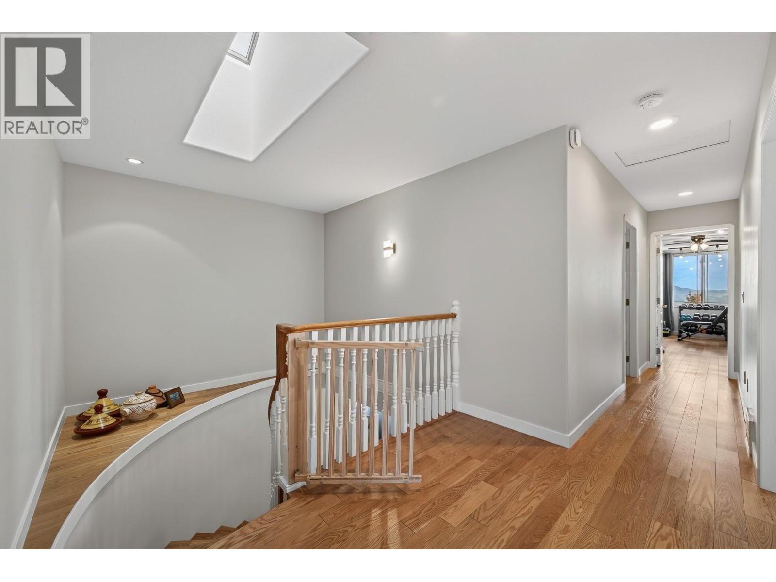 979 Regent Crescent