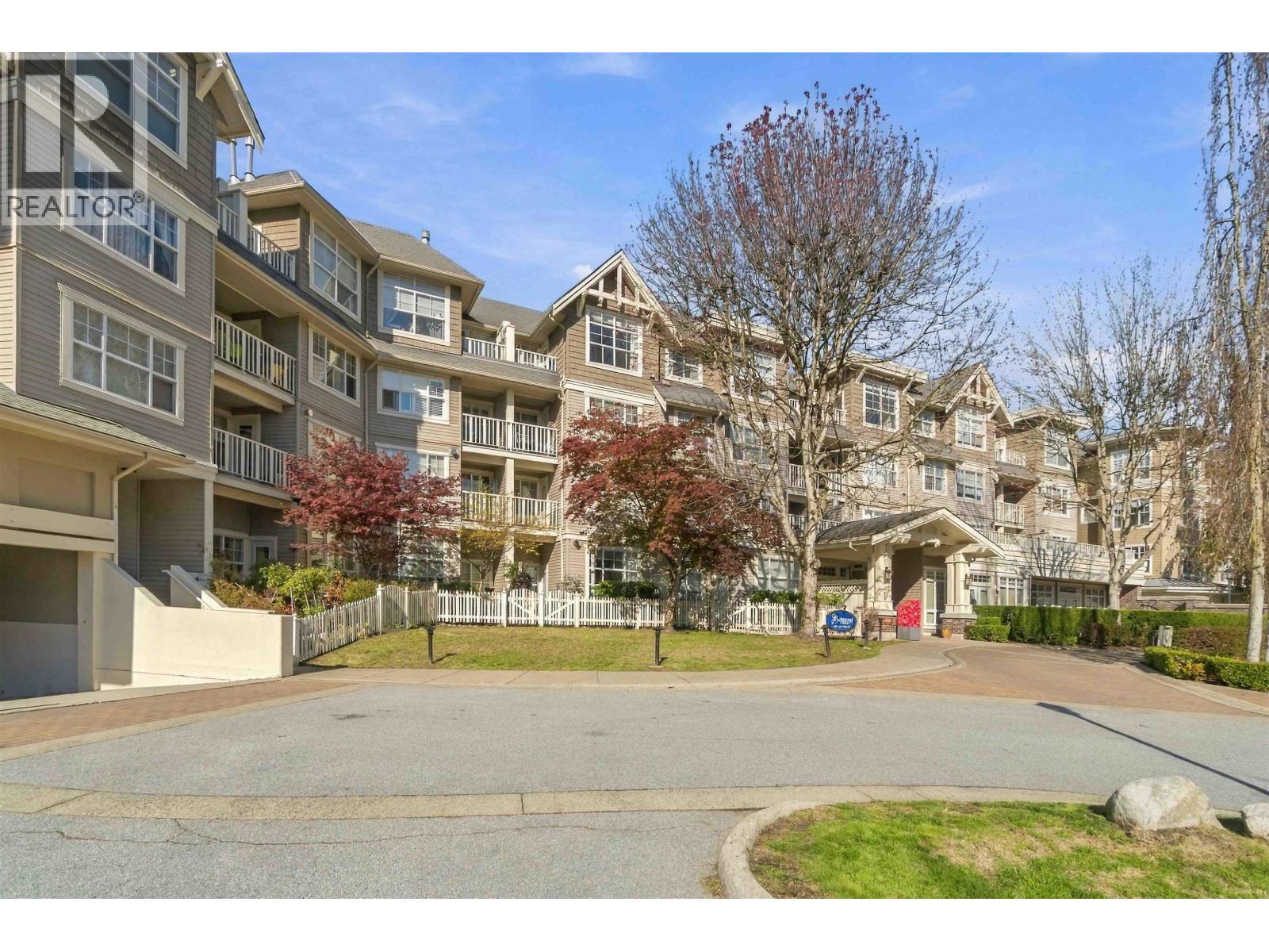 411 960 Lynn Valley Road, North Vancouver, British Columbia  V7J 3V6 - Photo 3 - R3177060