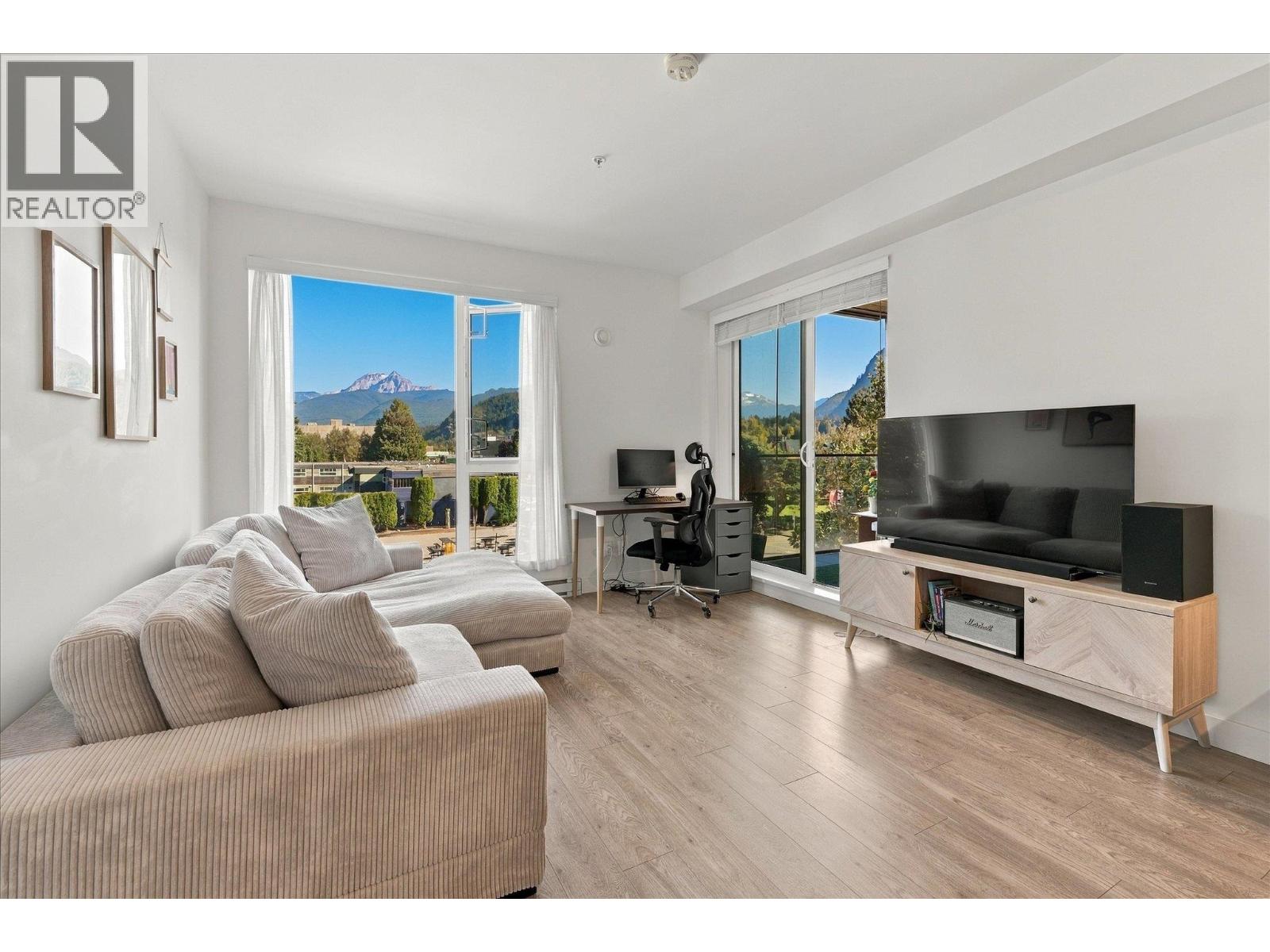 324 37881 CLEVELAND AVENUE, squamish, British Columbia