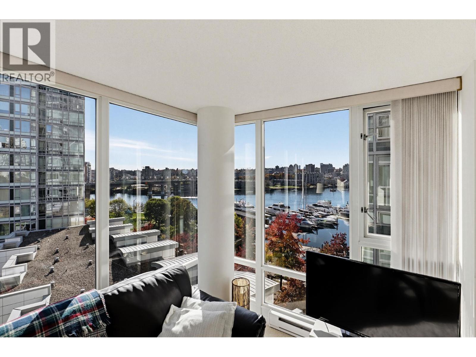 901 1067 MARINASIDE CRESCENT, vancouver, British Columbia