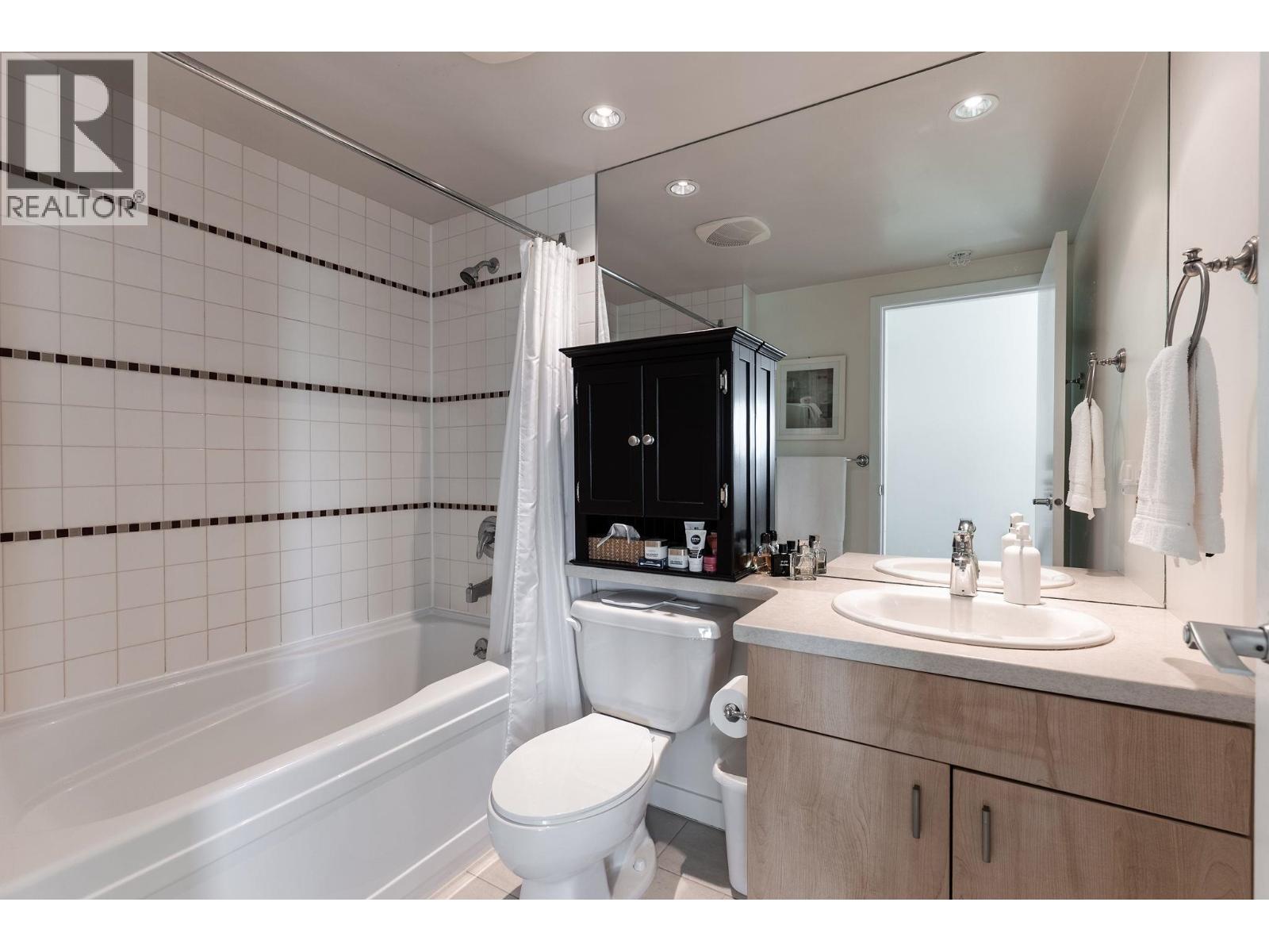 901 1067 Marinaside Crescent, Vancouver, British Columbia  V6Z 3A4 - Photo 22 - R3177081