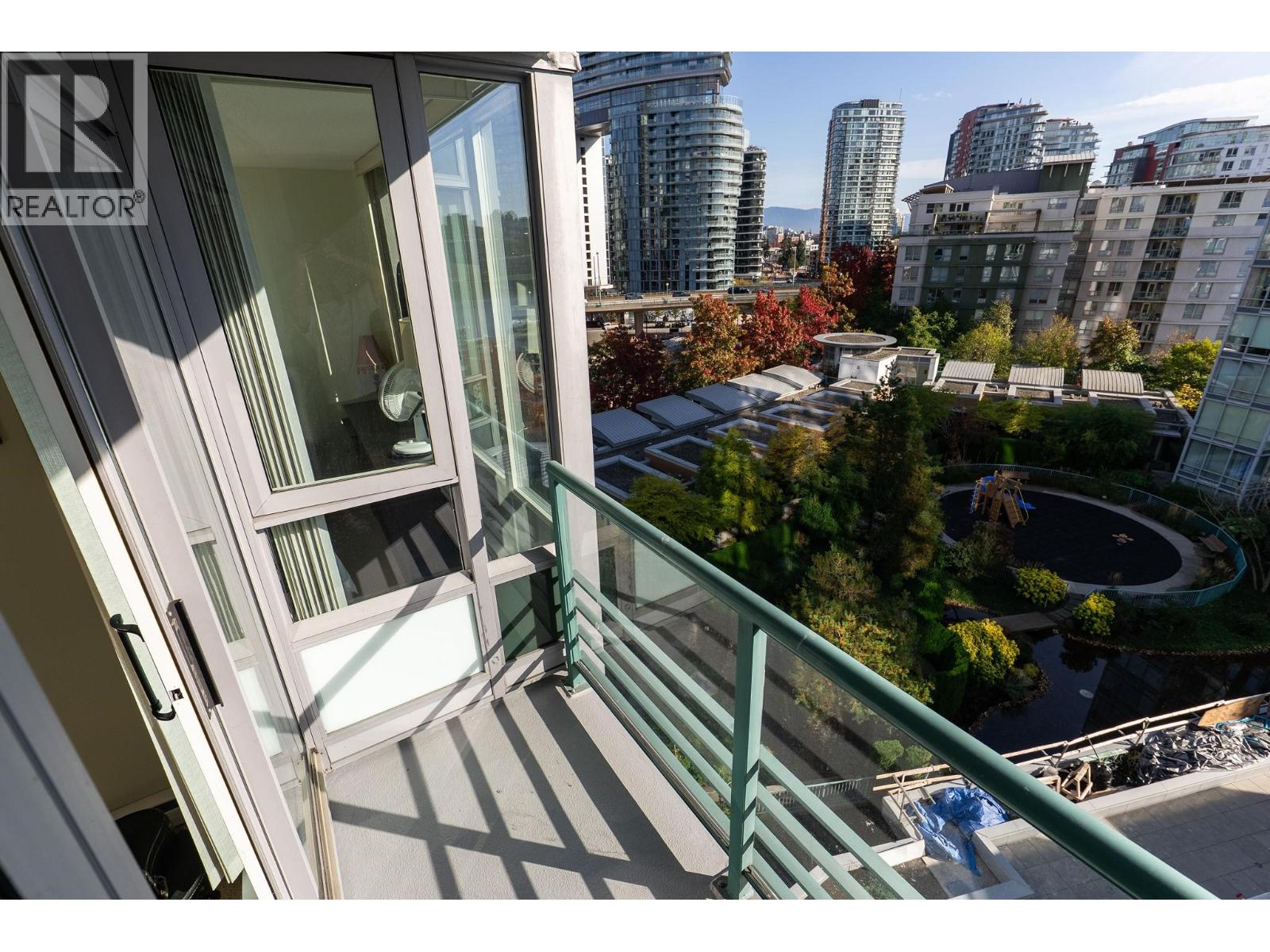 901 1067 Marinaside Crescent, Vancouver, British Columbia  V6Z 3A4 - Photo 3 - R3177081