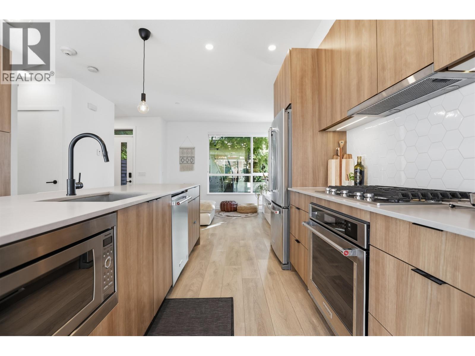 24 533 E 3rd Street, North Vancouver, British Columbia  V7L 1G4 - Photo 7 - R3177089