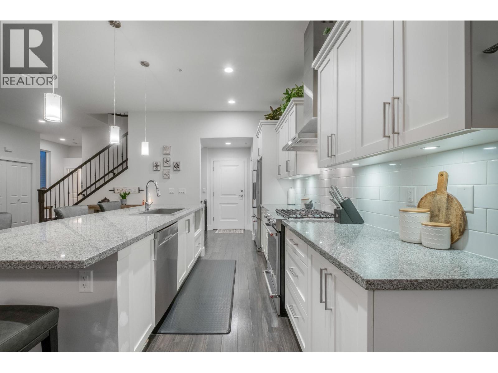 10442 Mceachern Street, Maple Ridge, British Columbia  V2W 0H8 - Photo 13 - R3177054