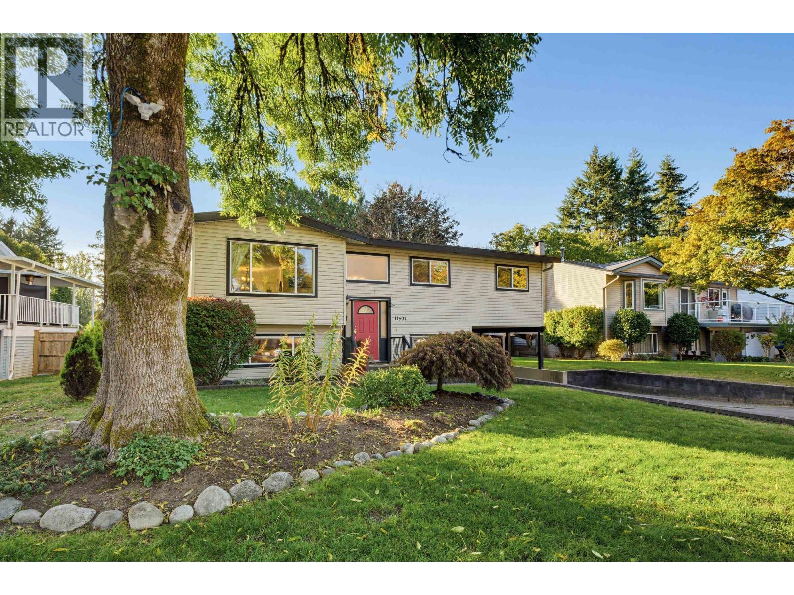 11601 211 Street, Maple Ridge, British Columbia  V2X 7T5 - Photo 2 - R3177066