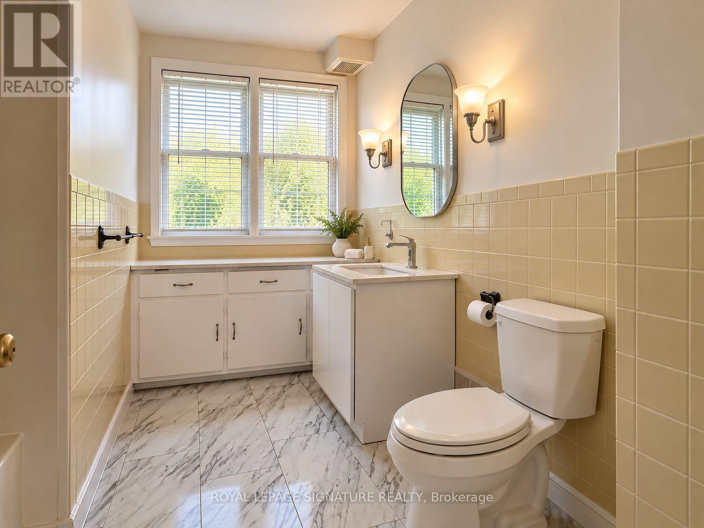 Main Unit - 21 Yongeview Avenue, Richmond Hill, Ontario  L4C 7A3 - Photo 13 - N14097498
