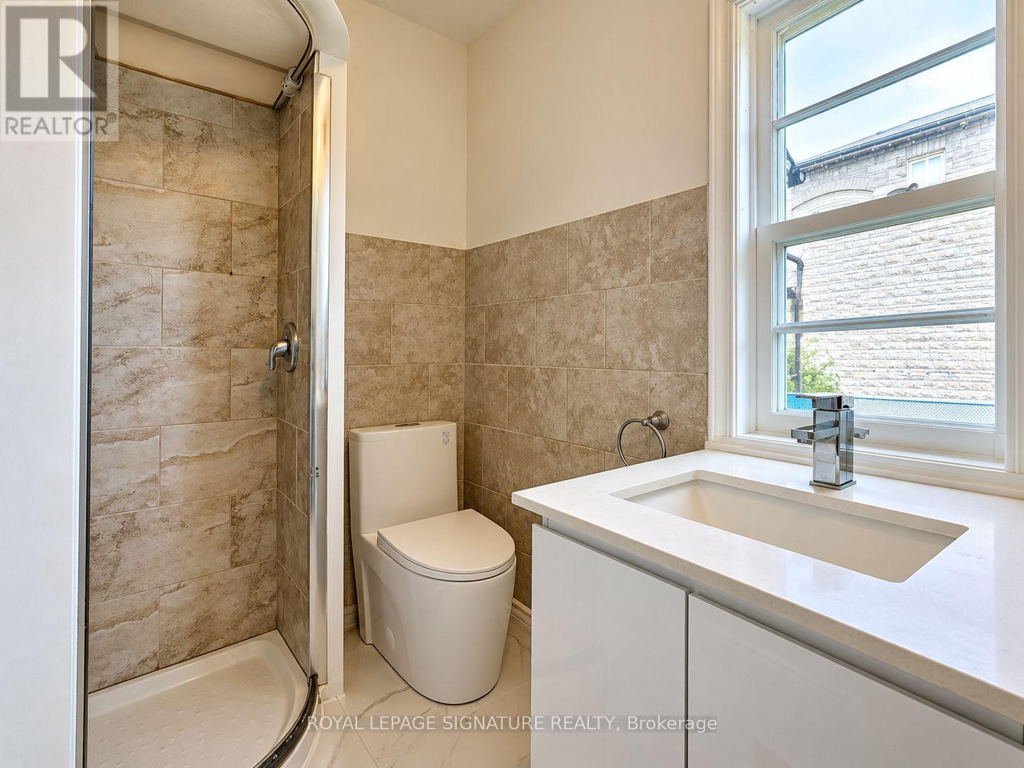 Main Unit - 21 Yongeview Avenue, Richmond Hill, Ontario  L4C 7A3 - Photo 8 - N14097498