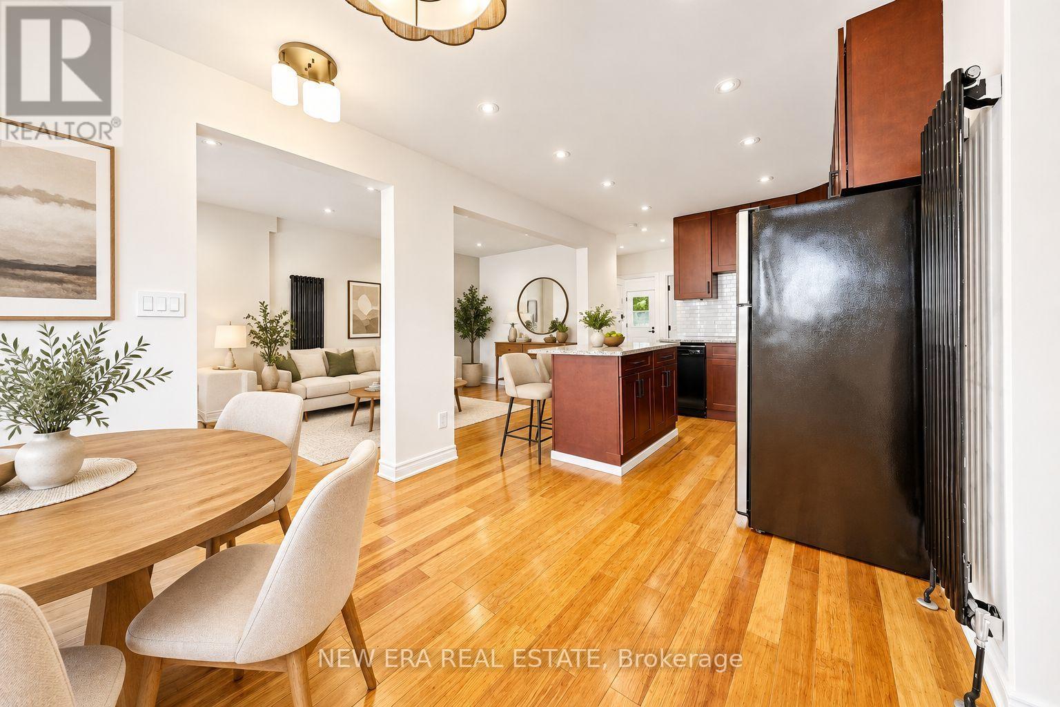 59 Barker Avenue, Toronto, Ontario  M4C 2N5 - Photo 4 - E14099718