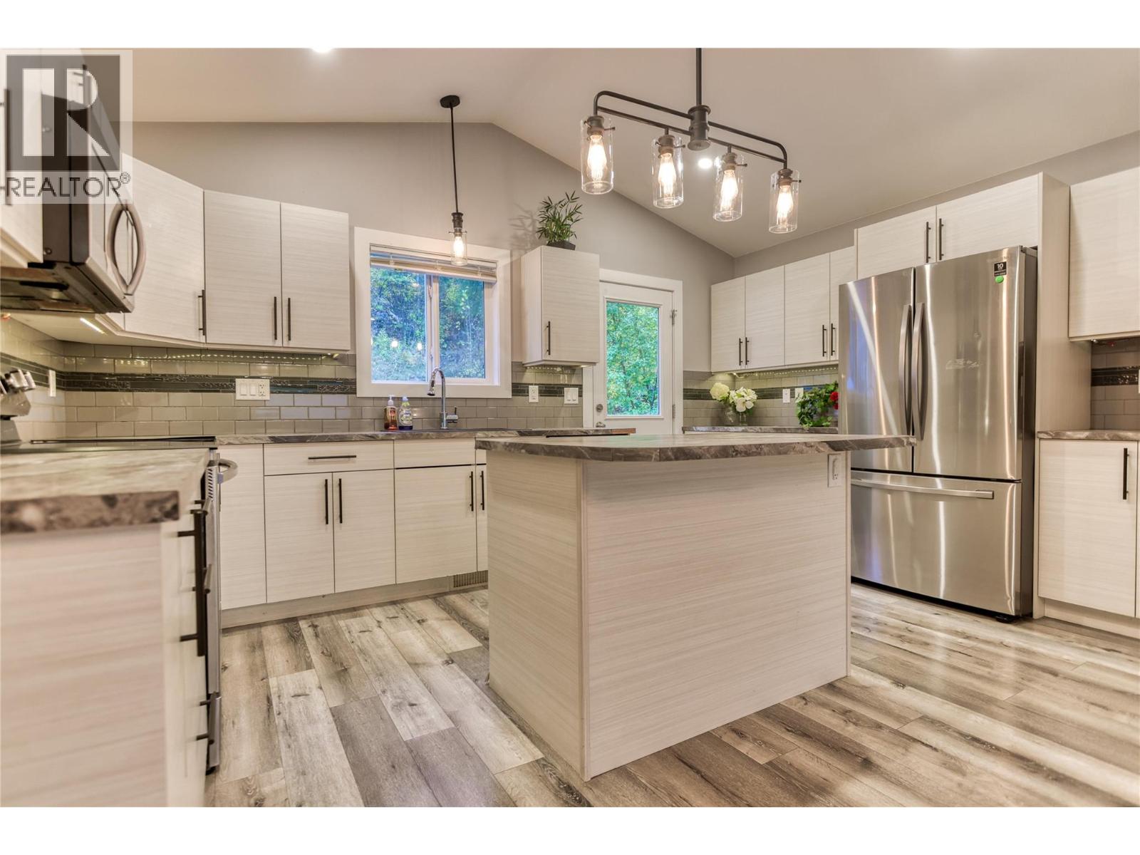 313 Lakeview Street Unit# 1, Castlegar, British Columbia  V1N 3Y1 - Photo 7 - 10403428