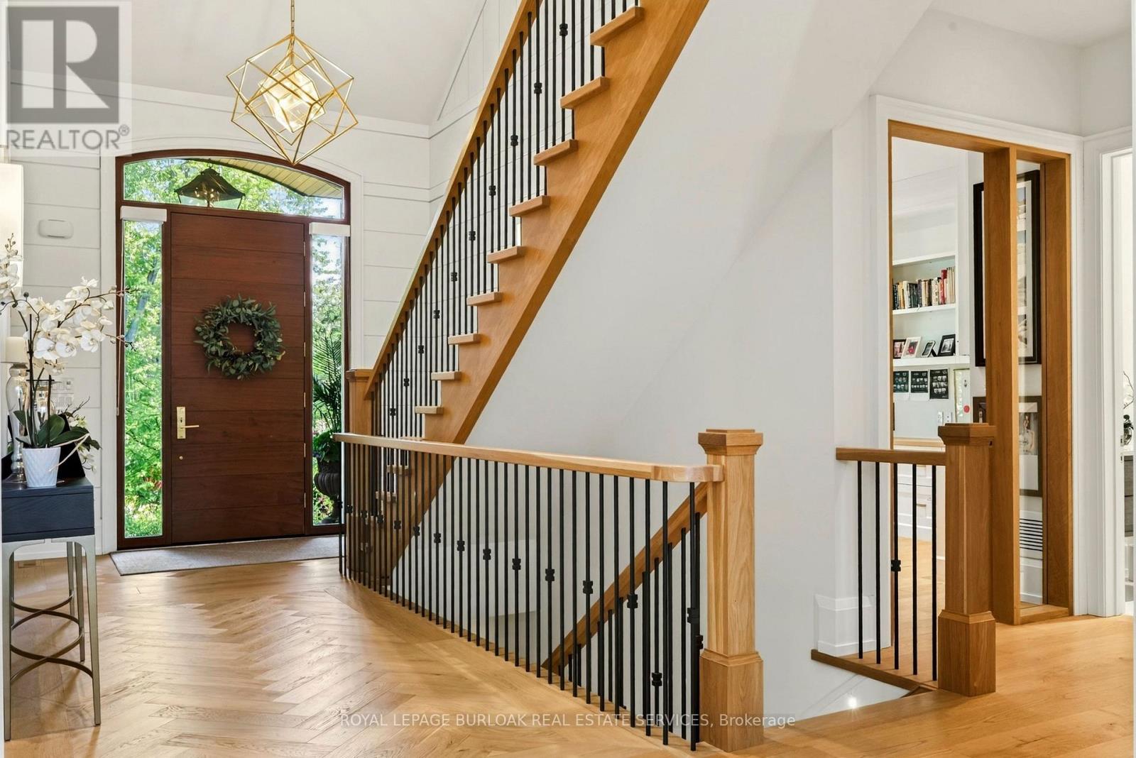 368 Fourth Line, Oakville, Ontario  L6J 5A8 - Photo 5 - W14099722