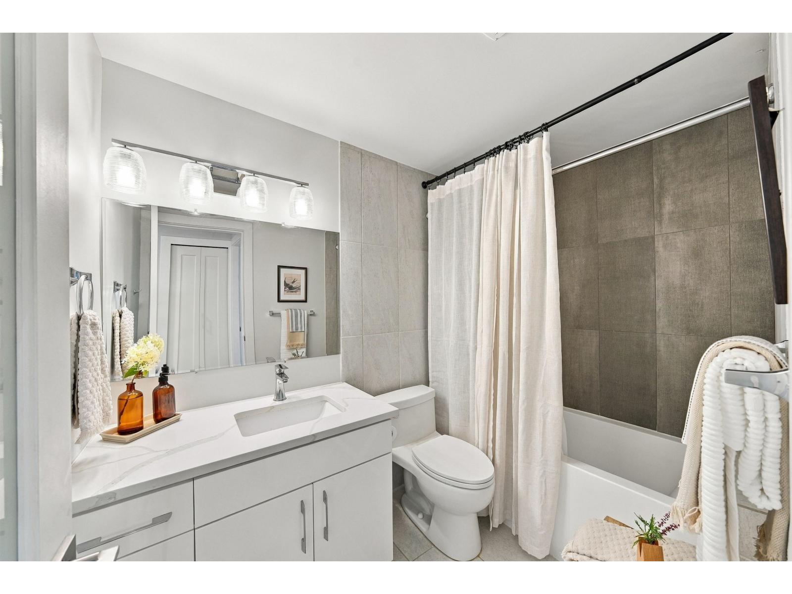 9 15989 MARINE DRIVE