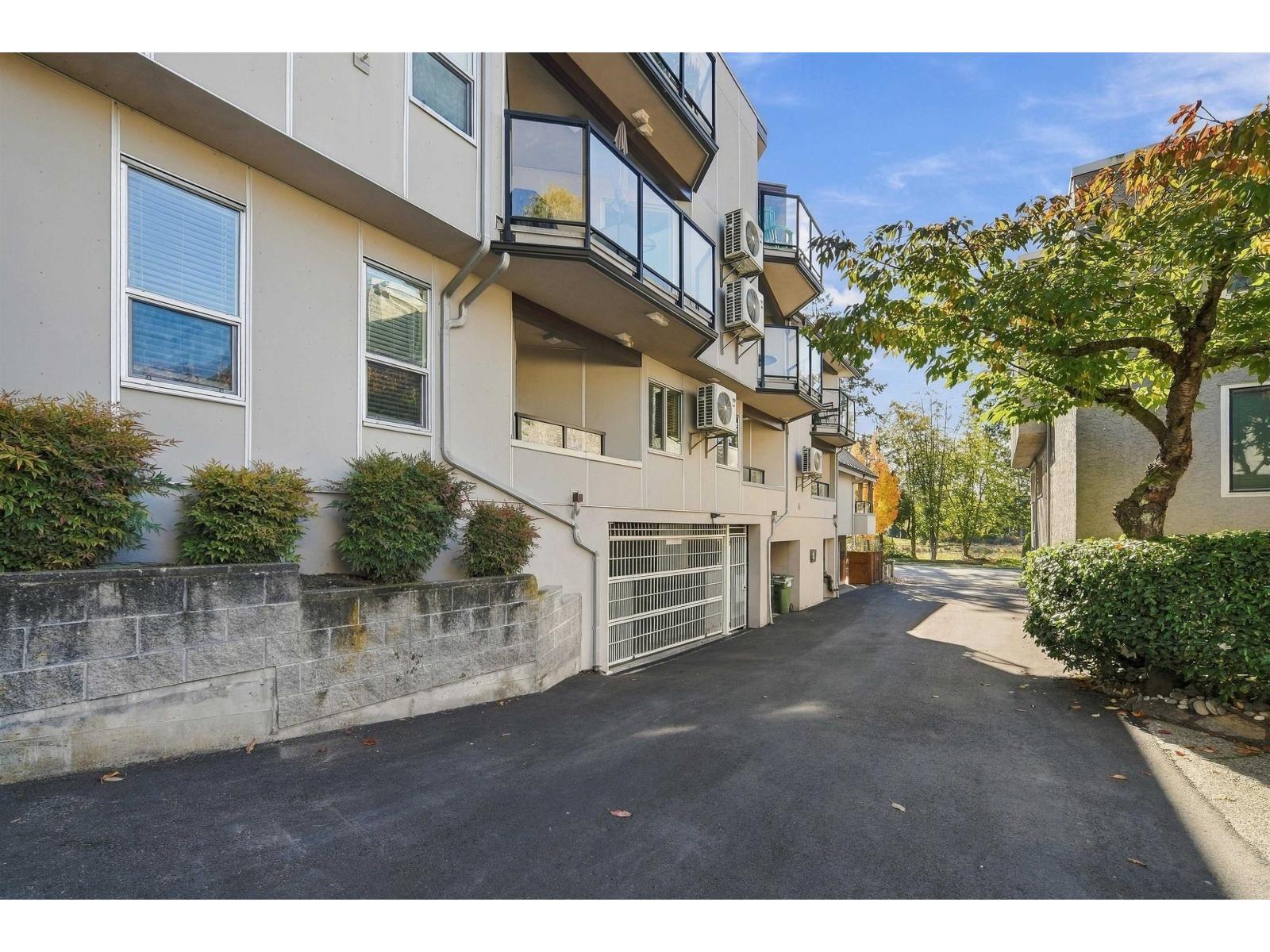 9 15989 MARINE DRIVE