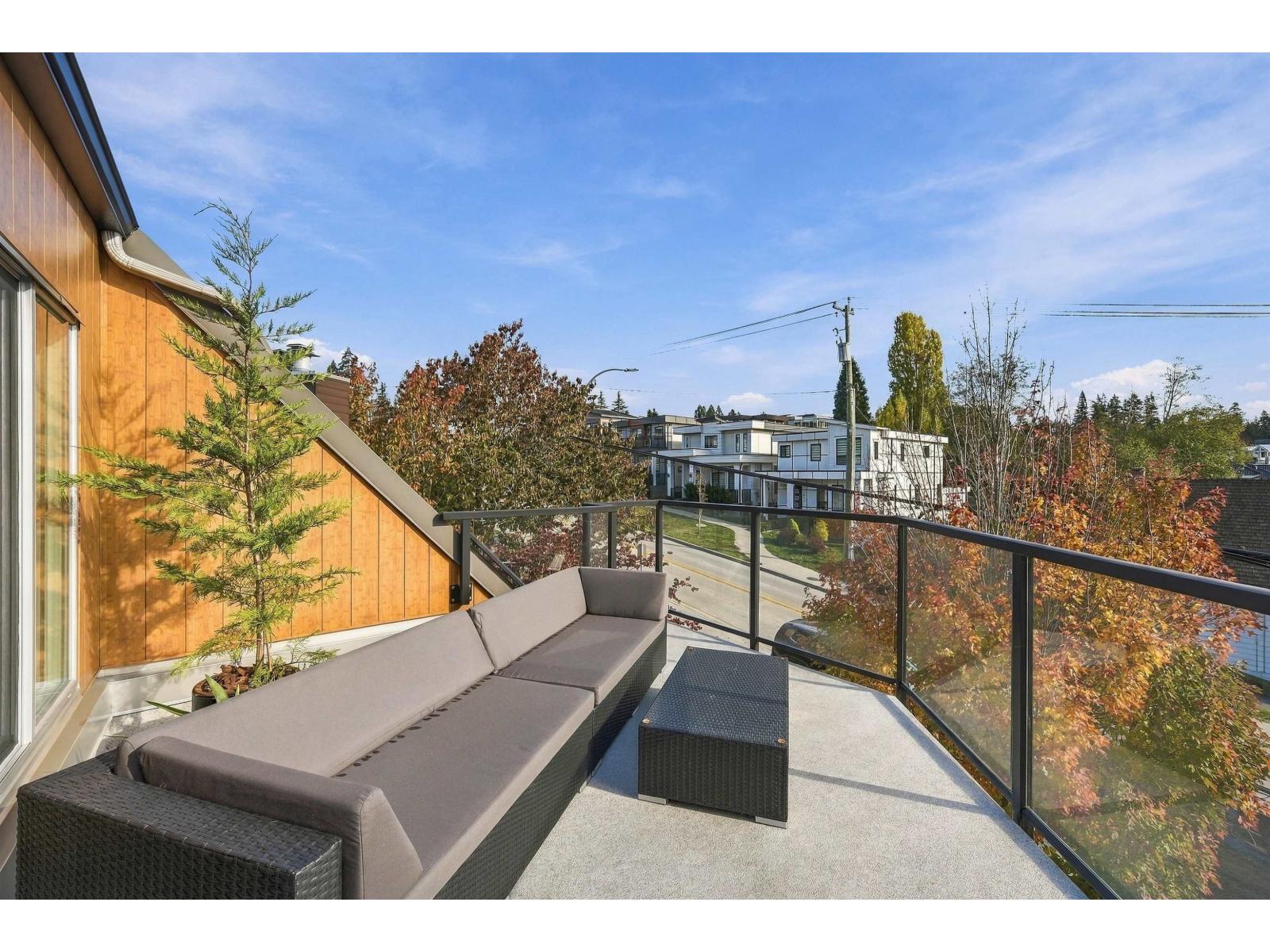 9 15989 MARINE DRIVE