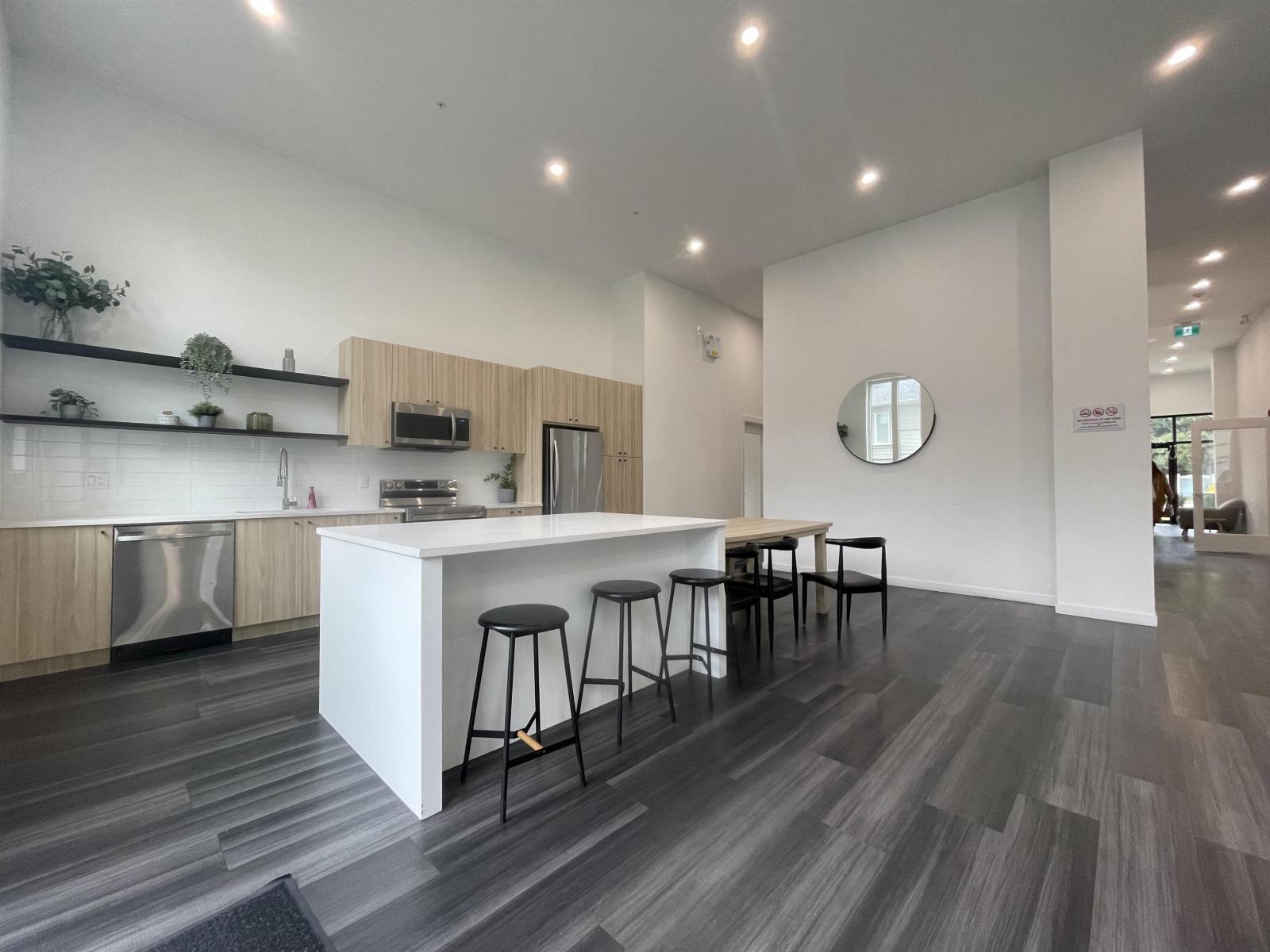 307 13623 81a Avenue, Surrey, British Columbia  V3W 3N7 - Photo 5 - R3176402